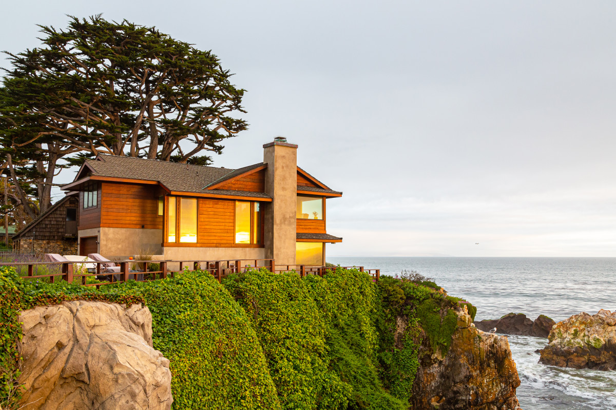 $15 Million Seaside California Mansion Teetering on Edge of Cliff After ...