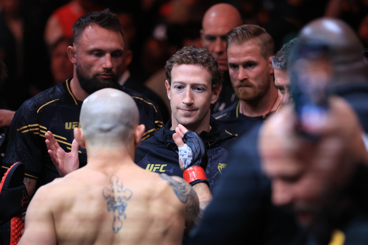 Mark Zuckerberg Memed After Awkward UFC 298 Fight Appearance - Men's ...