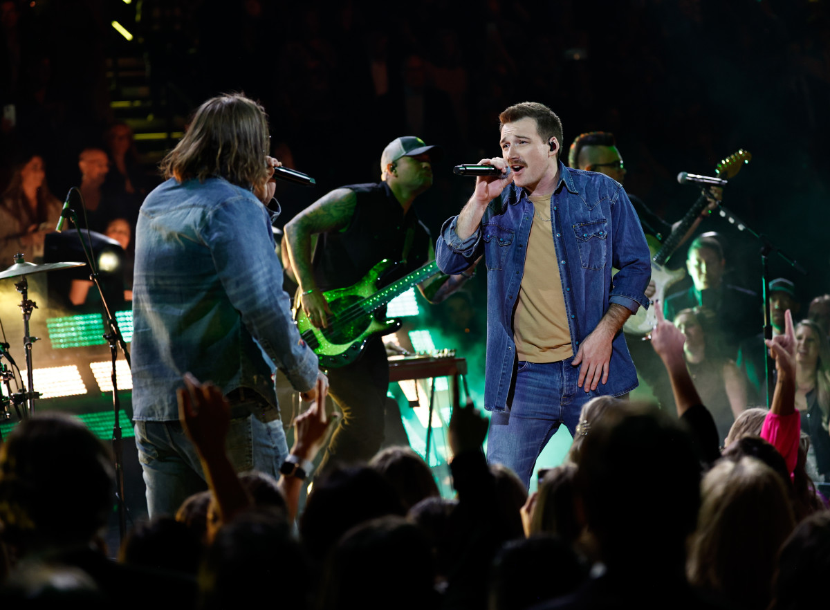 Stand Aside Garth Brooks, Morgan Wallen Breaks Record - Men's Journal ...