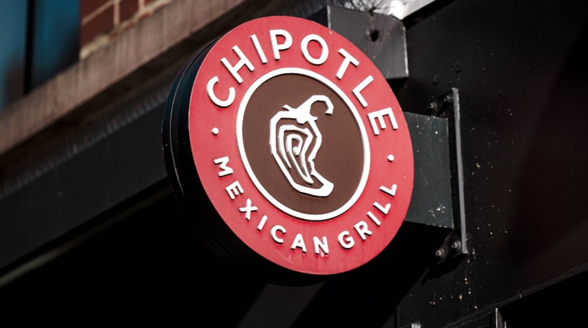 Chipotle Answers Fan Demand to Bring Back Chicken al Pastor Men's Journal