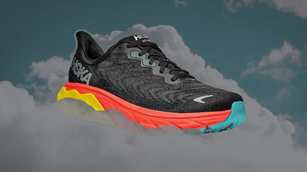 The Hoka Arahi 6 Is Back in Stock and Still Up to 30% Off - Men's Journal