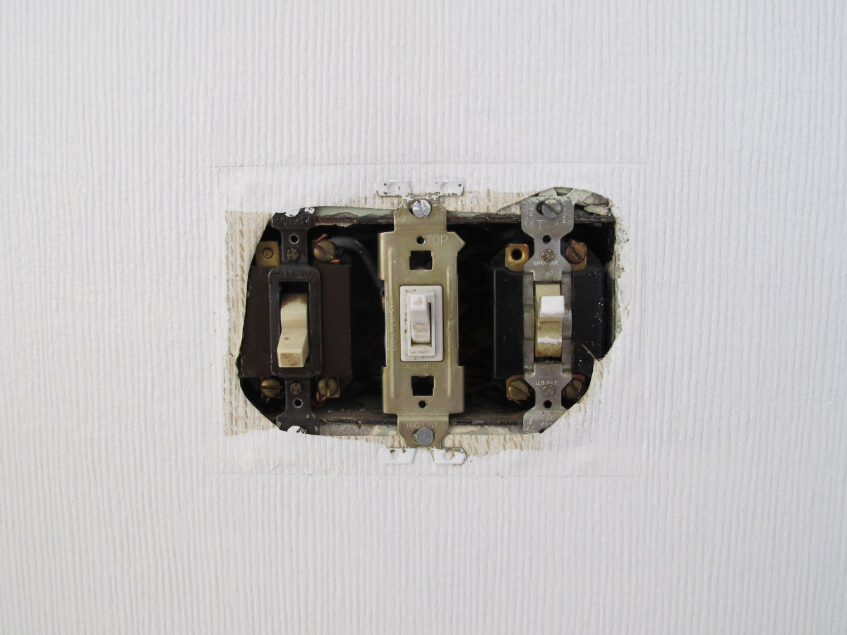 How to Fix a Loose Light Switch - Men's Journal | Home Living Handbook