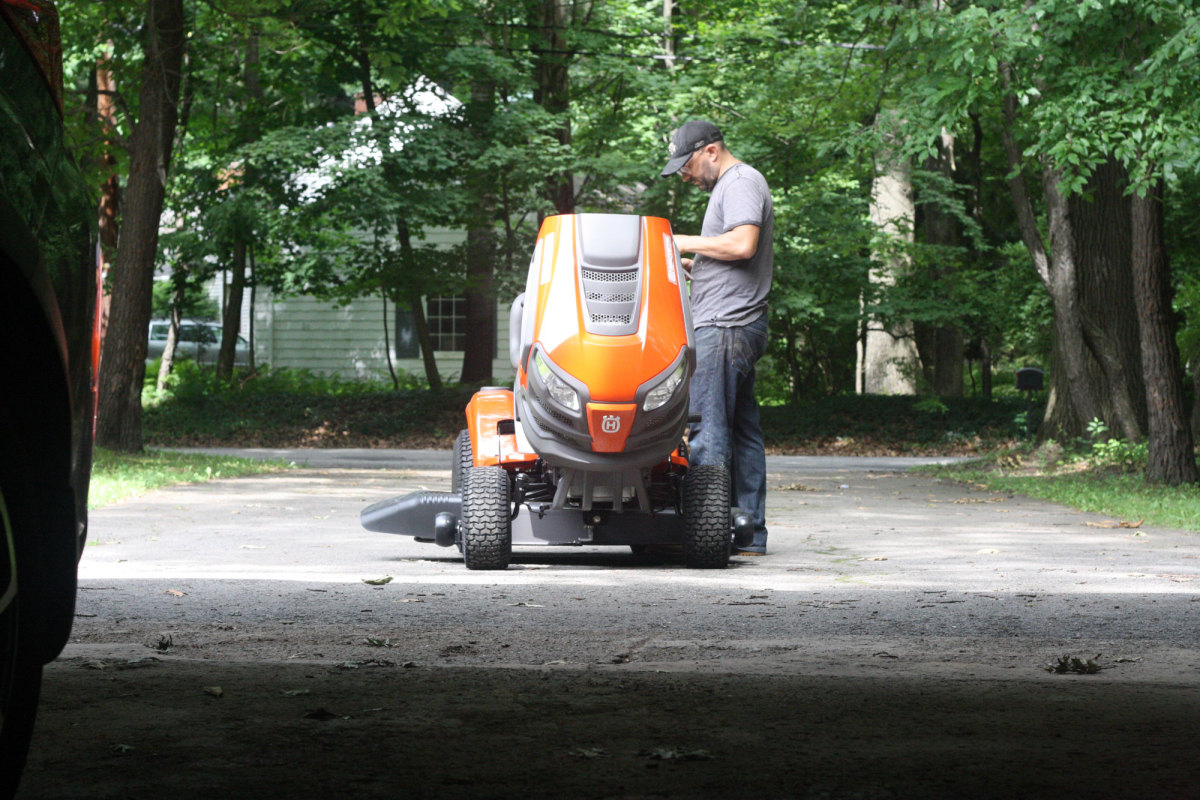 How to Clean & Maintain Your Husqvarna Mower, Lawn Mower Servicing