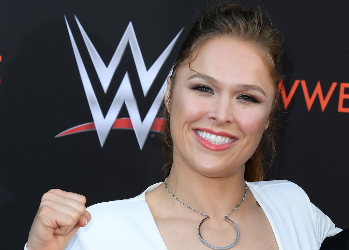 Ronda Rousey Says 2018 WWE Stephanie McMahon Slap Gave Her a Concussion -  Men's Journal