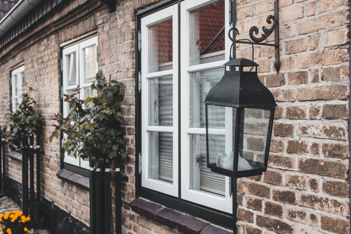 How To Pressure Wash Brick Walls, Patios, And Sidewalks - Men's Journal 