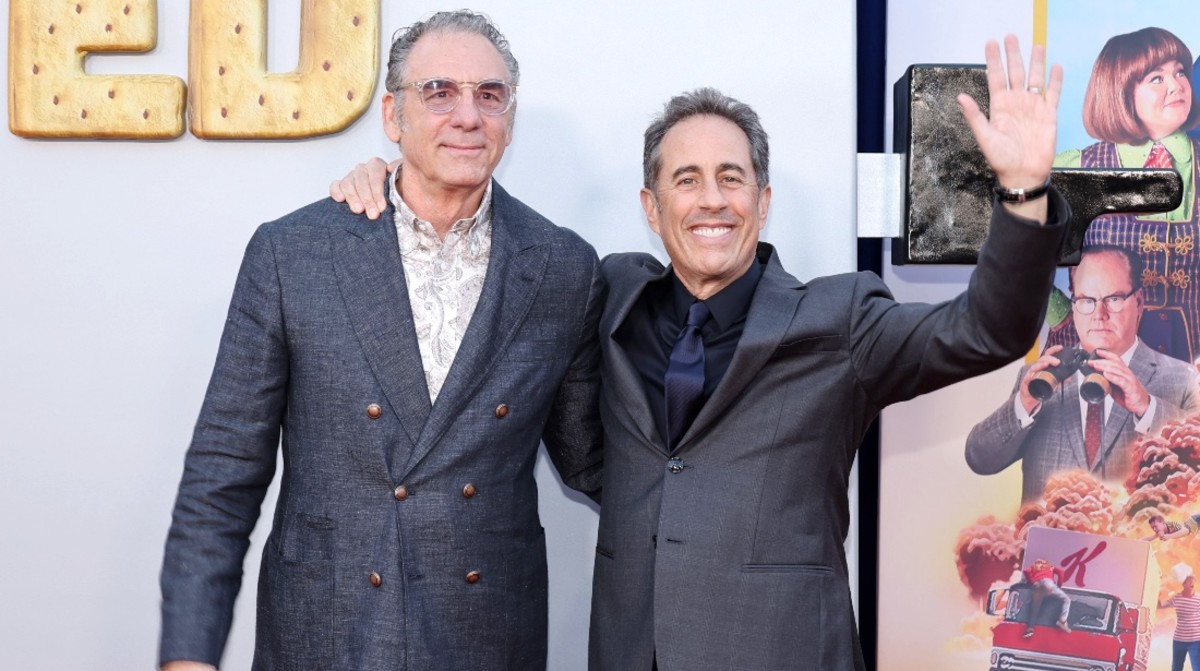 Jerry Seinfeld Has Mini 'Seinfeld' Reunion on Red Carpet - Men's Journal