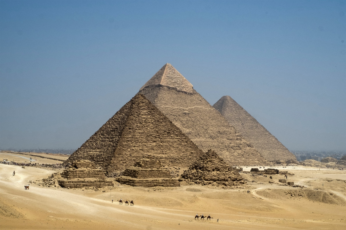 Mysterious Structure Near Pyramids of Giza Discovered by Scientists ...