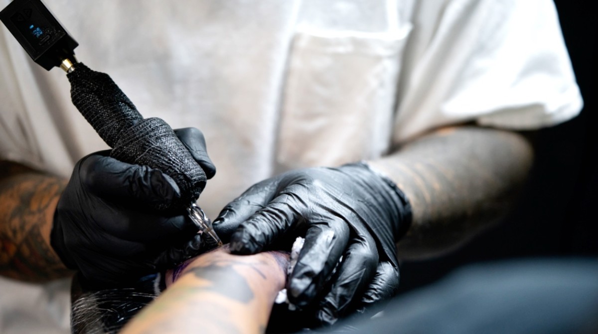 Tattoo Artists Weigh in on the So-Called 'Tattoo Recession' - Men's Journal