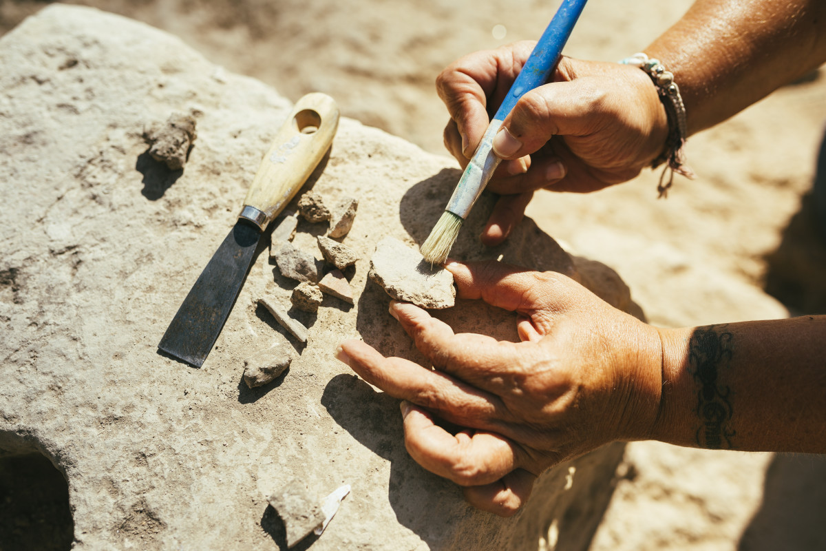 Spanish Archaeologists Uncover Stone From ‘Lost Civilization’ Inscribed ...