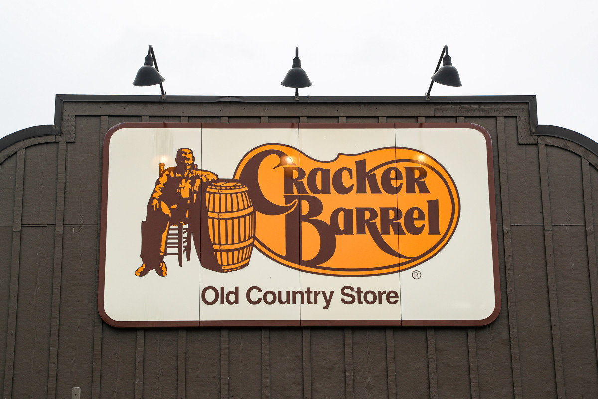 Cracker Barrel CEO Unveils Plan to Turn Company Around Amid Sagging ...