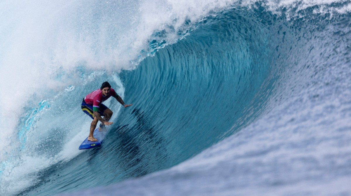 Gravity-Defying Photo of Olympic Surfer Gabriel Medina Goes Viral - Men's  Journal