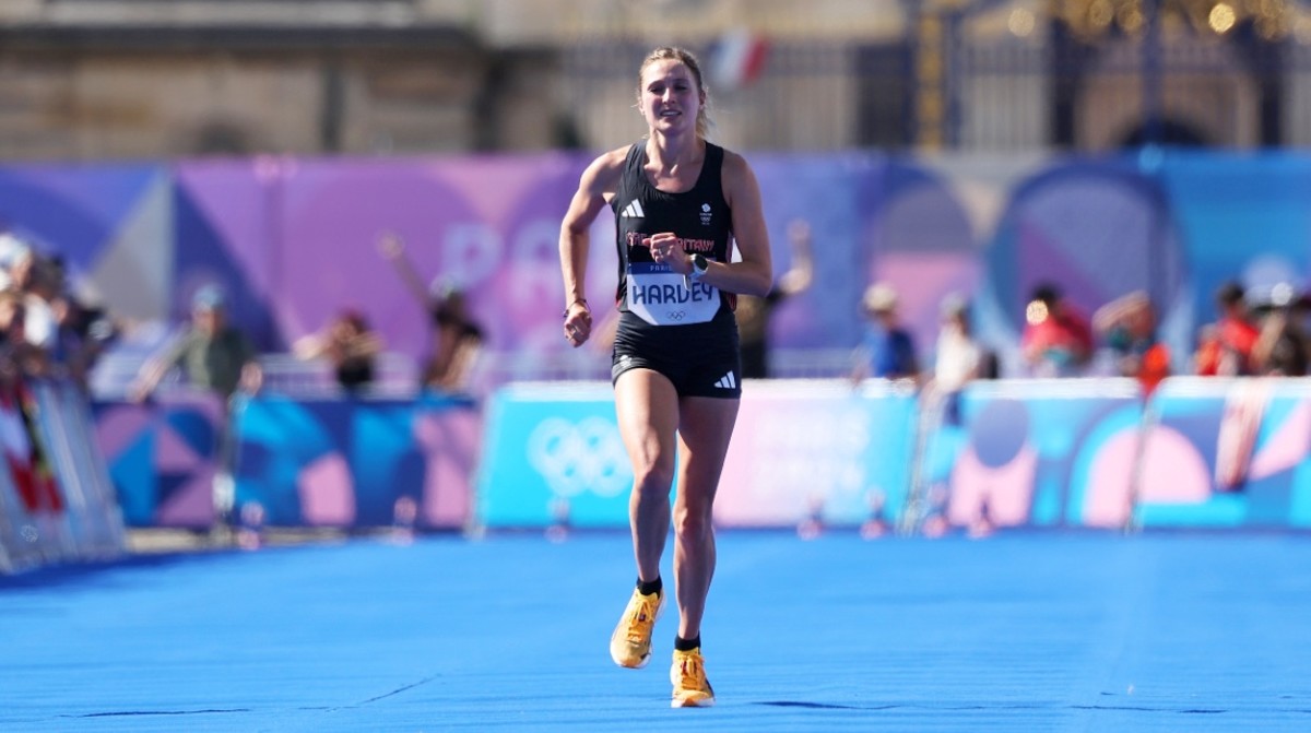 Olympic Marathon Runner Rose Harvey Finished Race After Suffering ...