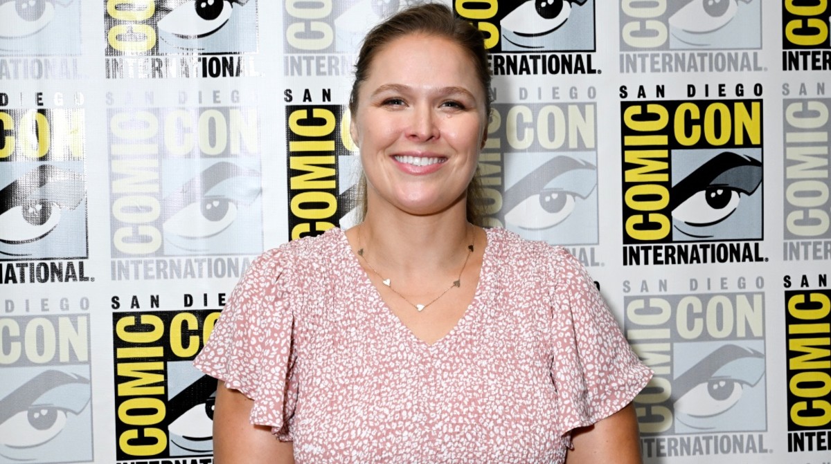 Ronda Rousey Apologizes for Sharing Sandy Hook Conspiracy Theory Video ...