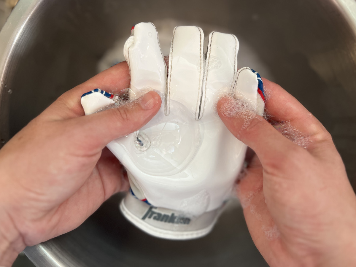 Can you wash football gloves in the washing machine online