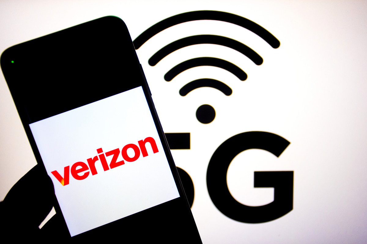 Verizon, AT&T, and TMobile Customers Experiencing Cell Service Outage