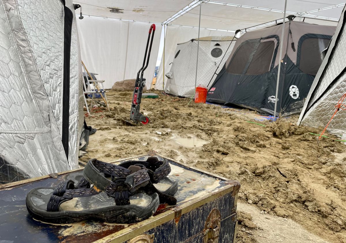 Heavy Rain at Burning Man Reawakens 3Eyed 'Dinosaur Shrimp' Men's