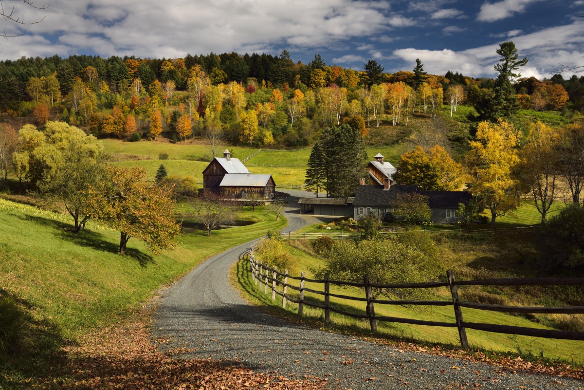 Vermont Town Closing Instagram-Famous Fall Foliage Viewing Spot - Men's ...