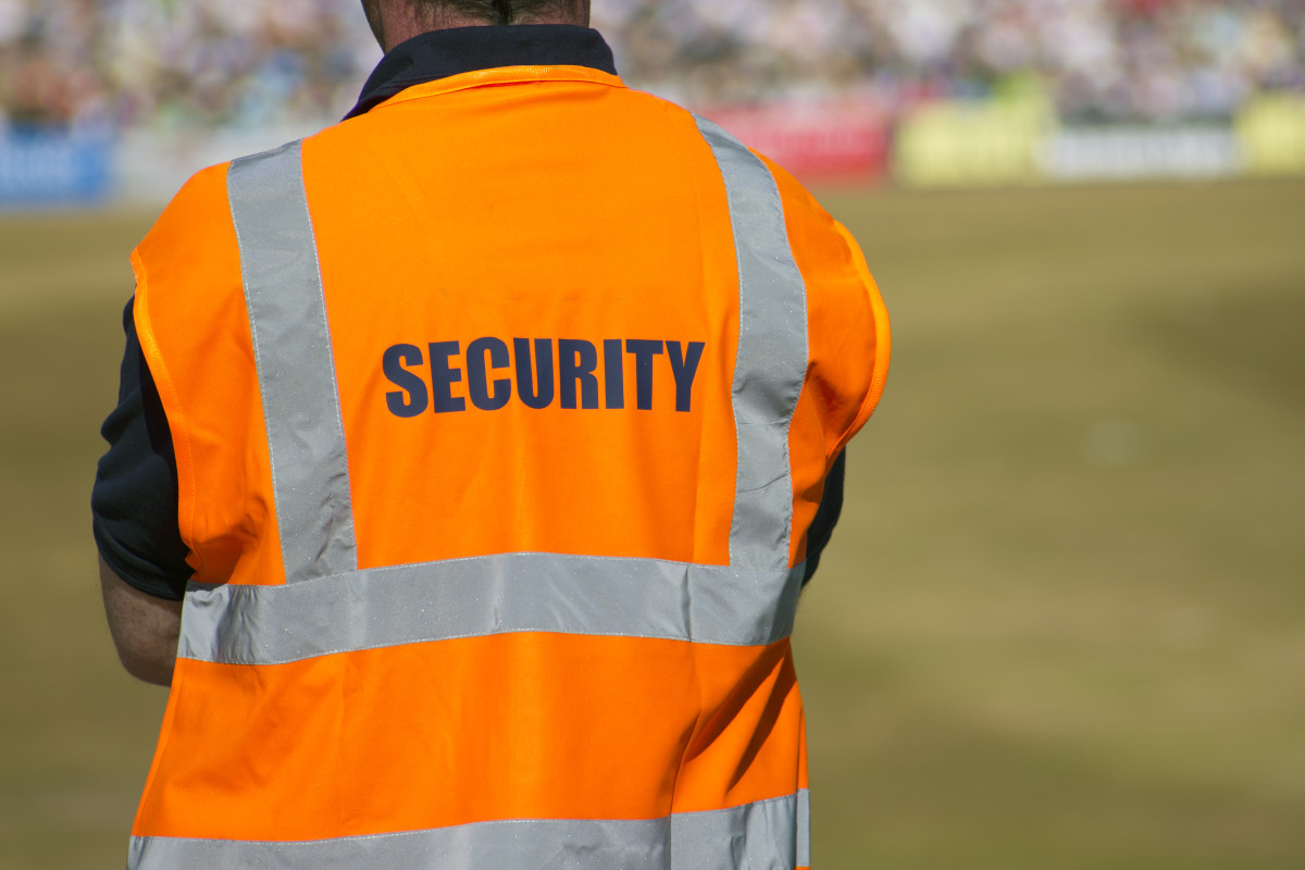 Security Guard Can't Contain College Football Crowds Rushing Field ...