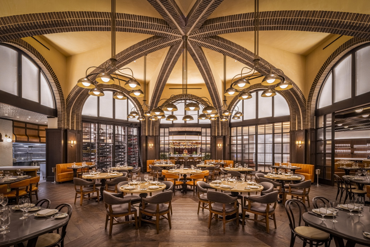 peter luger dining room