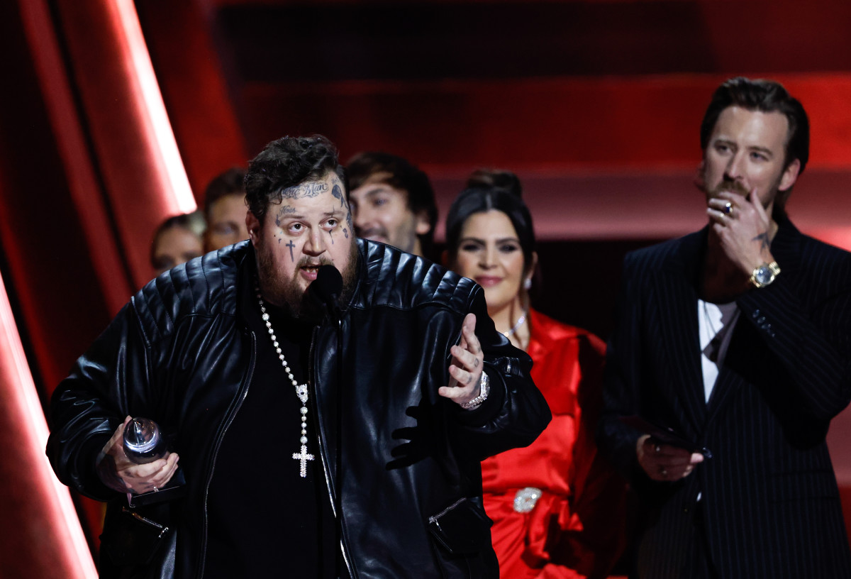 Jelly Roll Gives Impassioned Acceptance Speech After Winning CMA New ...