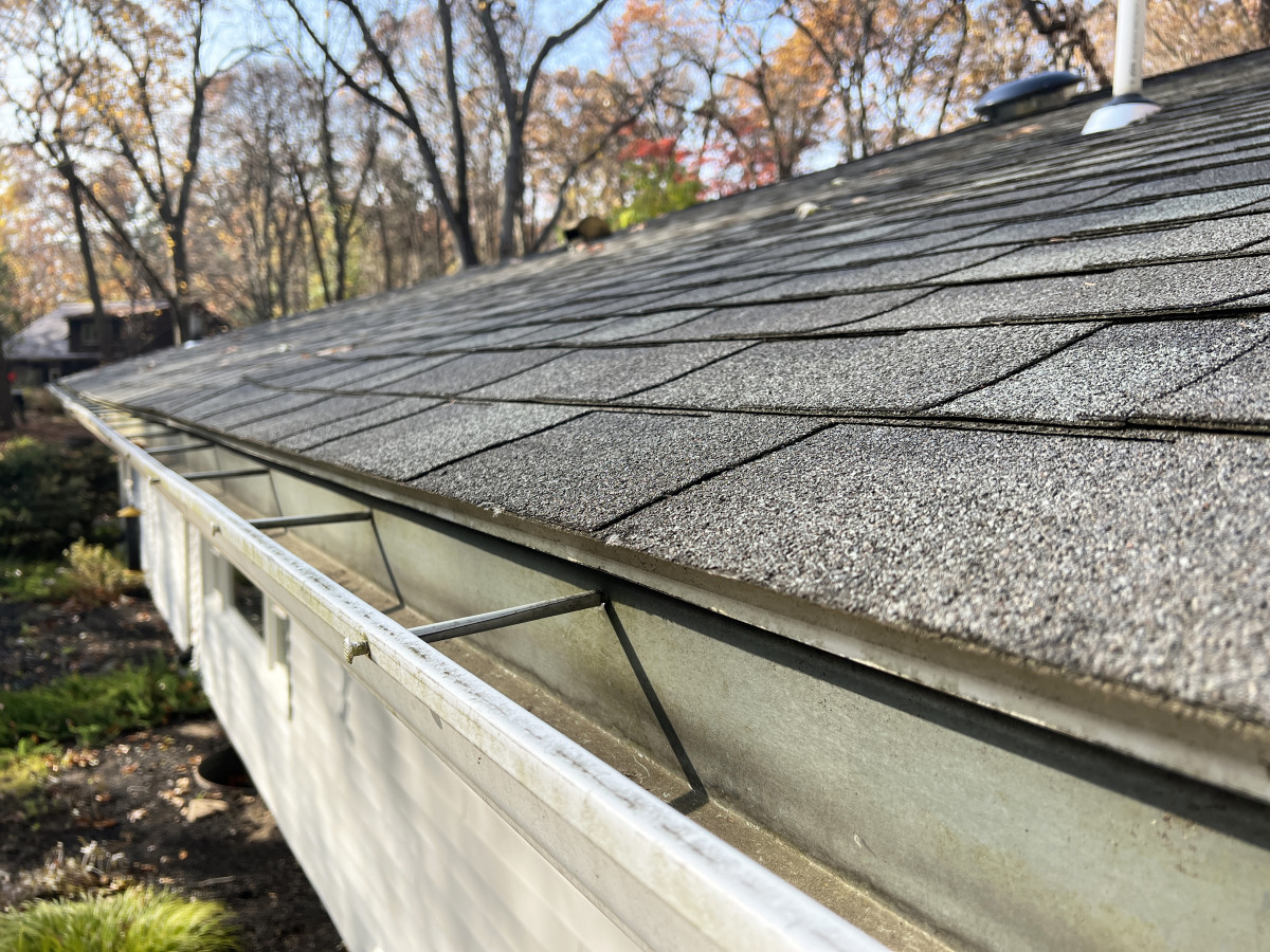 How to Identify Buckling and Curling Roof Shingles - Men's Journal ...