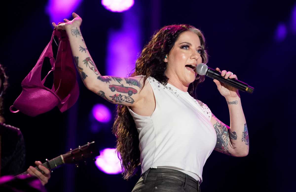 WATCH Ashley McBryde Wows 'The Tonight Show with Jimmy Fallon