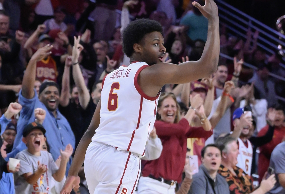 LeBron James Goes Wild Watching Son Bronny James Score First Collegiate ...