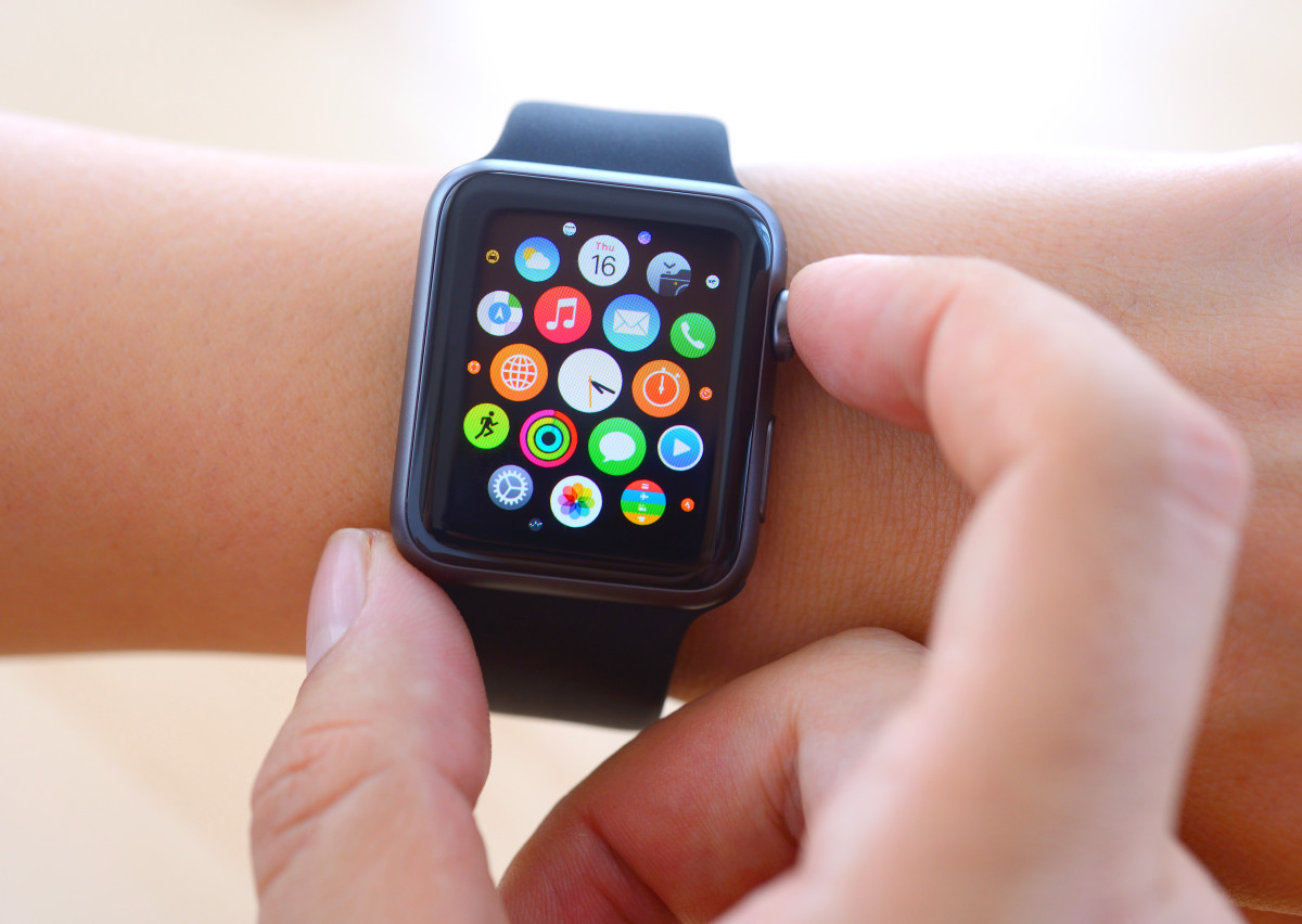 apple-is-halting-some-apple-watch-sales-amidst-patent-dispute-men-s