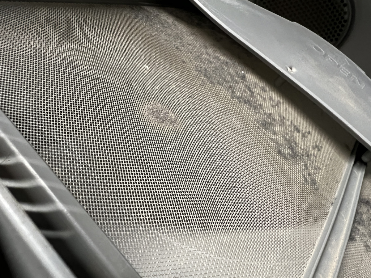 How to Clean a Lint Trap - Men's Journal