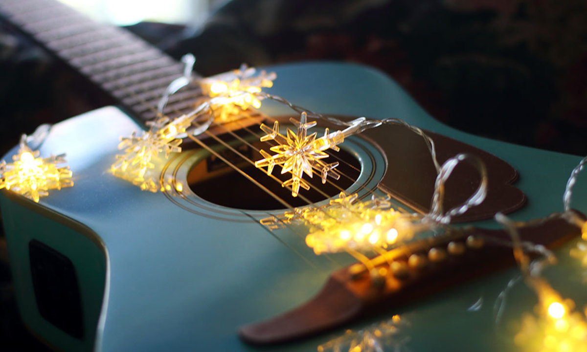 The Ultimate Playlist Top 10 Country Music Christmas Songs Men's