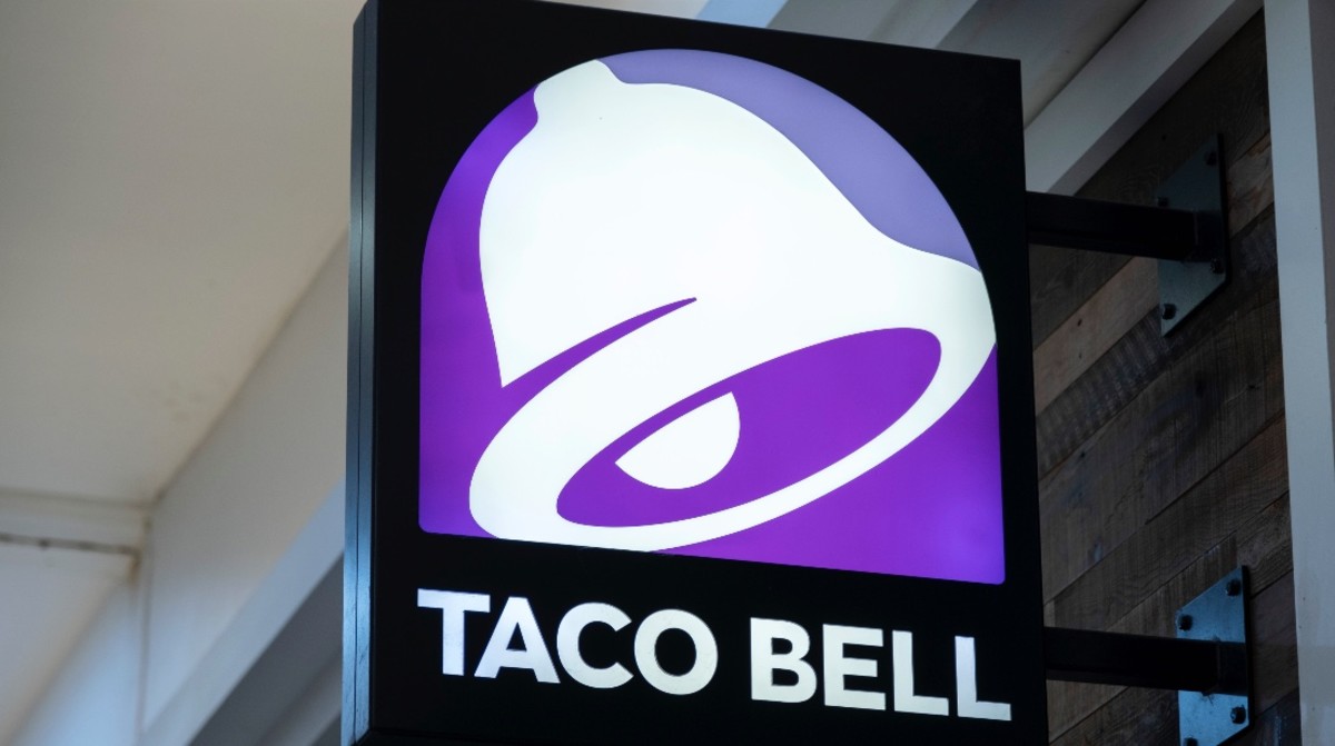 Taco Bell Customers Livid After Fiesta Veggie Burrito Discontinued ...