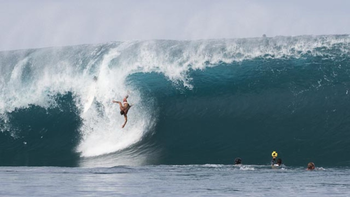 8 Reasons Why Teahupoo Is The Most Dangerous Wave In The