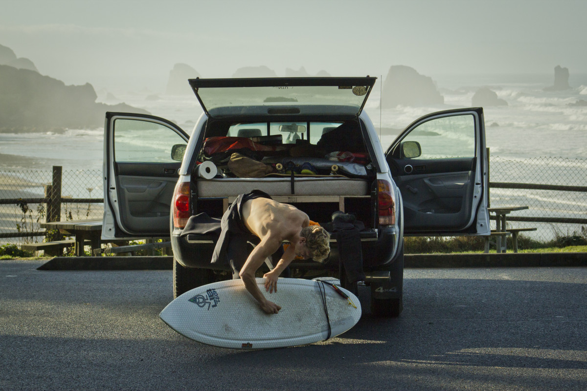 how to sleep in your car in the summer