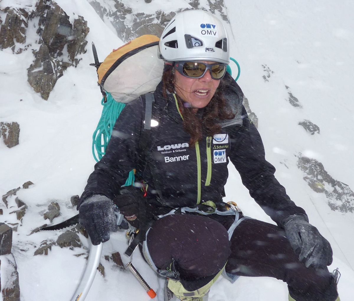 Gerlinde Kaltenbrunner ascending K2