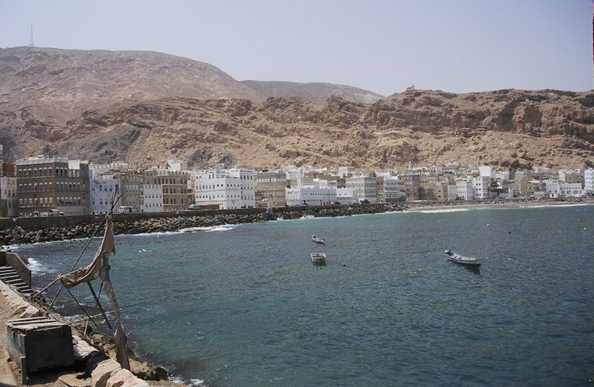 The town of Mukalla, capital of the Hawdramawt, spreads along the Indian Ocean.