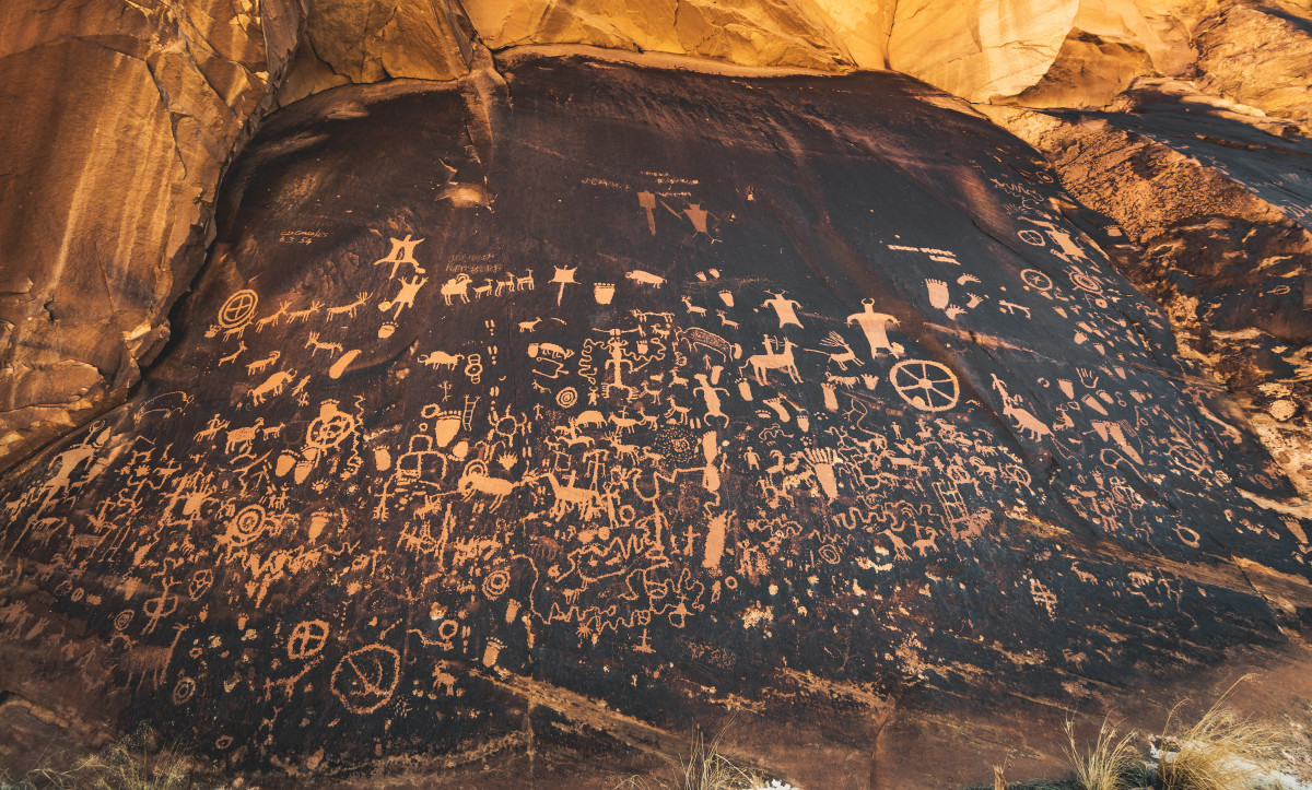 Newspaper Rock Indian Creek State Park