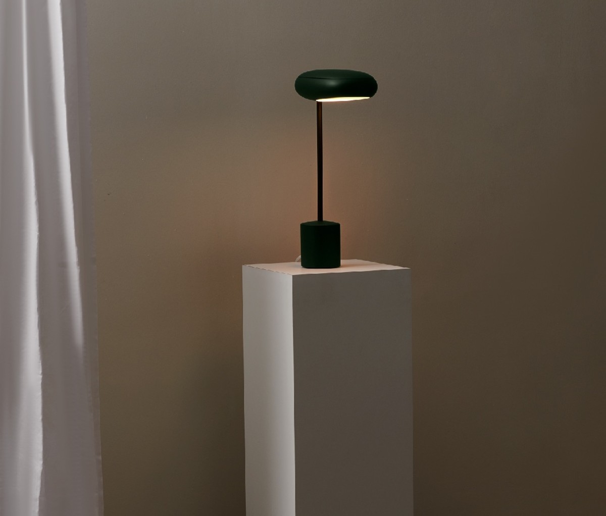 Gantri Palm Task Light by Reach