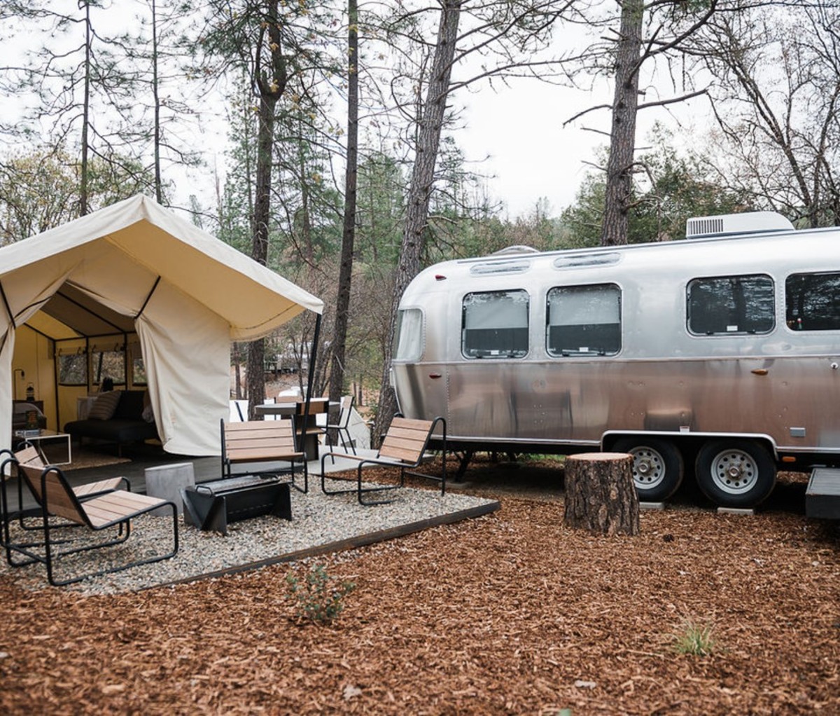 A short drive from world-famous Yosemite National Park, AutoCamp Yosemite is located in Midpines, just outside of the historic town of Mariposa.