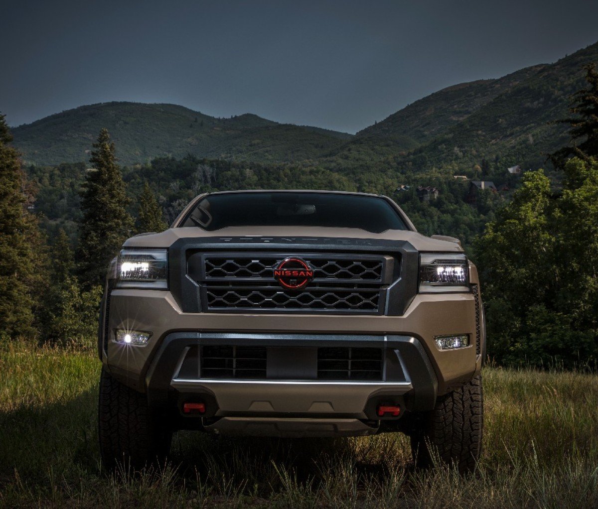 Front end exterior of 2022 Nissan Frontier