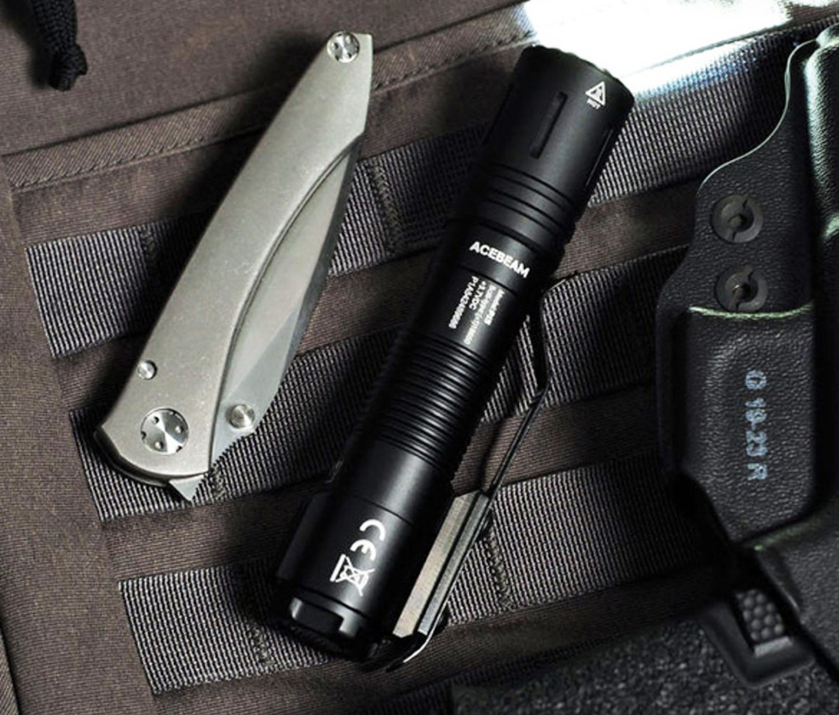 Defender P15 EDC Tactical Light,