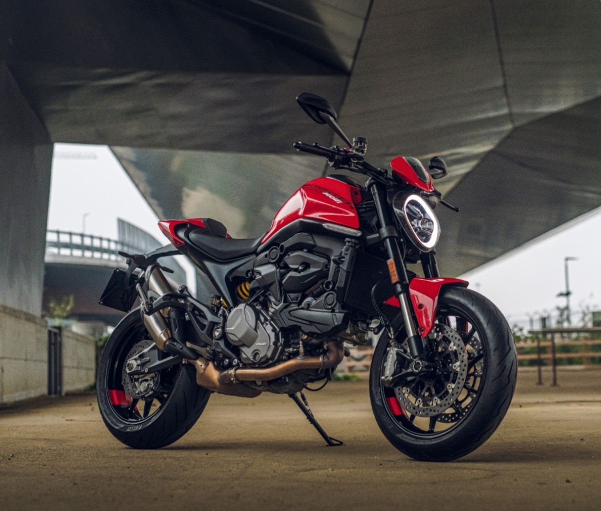 The 2022 Ducati Monster Plus gets a fresh new look.