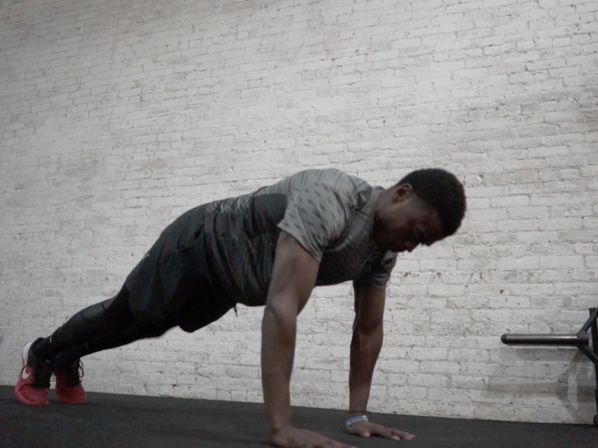 The 5 best stretches to open your hips before lifting